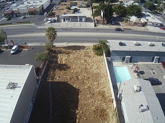 5th image of 4010 Niles St