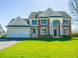 207 Barclay Square Dr, Rochester, NY 14618