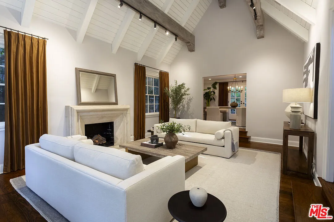 4 bed, 4.5 bath, 3768 sqft, $35,000 — Photo 3