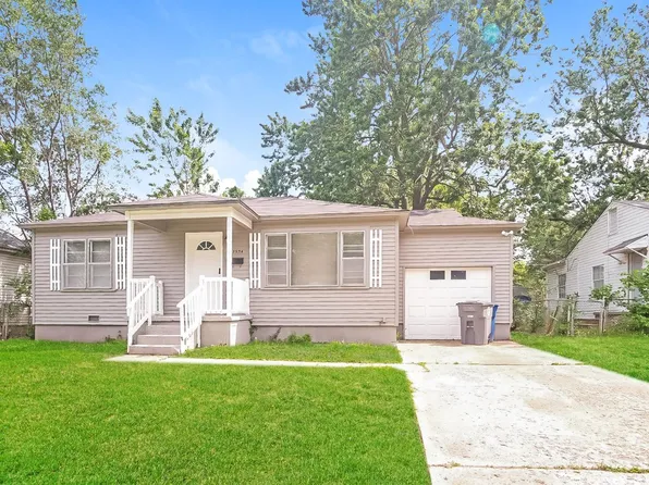 5933 E King Pl, Tulsa, OK 74115