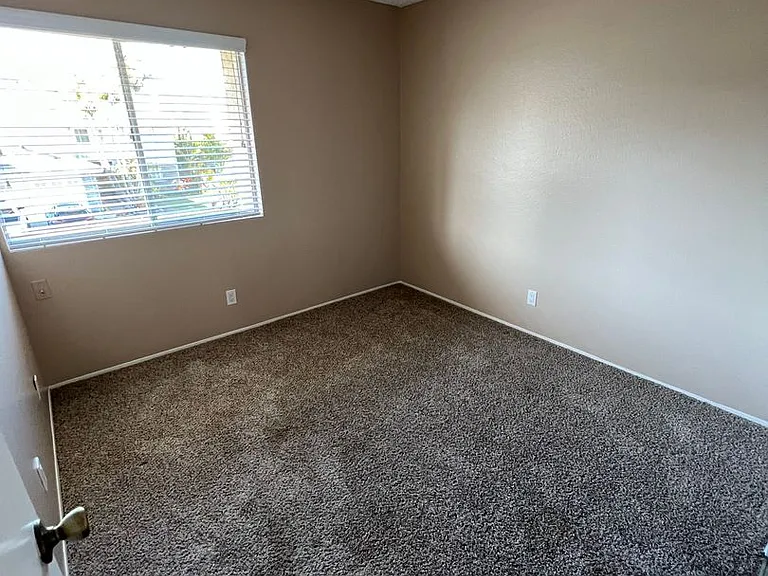 8081 Hillandale Dr — Photo 17