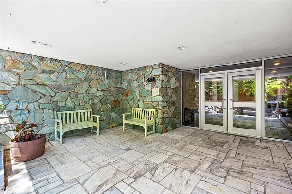 Entry / hallway, photo 1