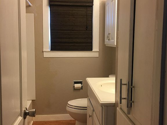 5th image of 1404 S Avenue I