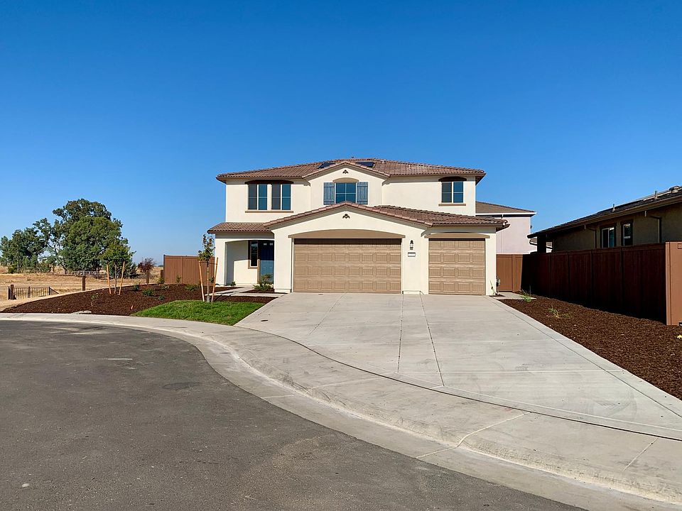 House with driveway