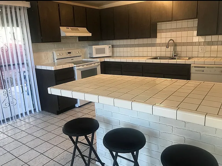 1781 E Missouri St — Photo 15