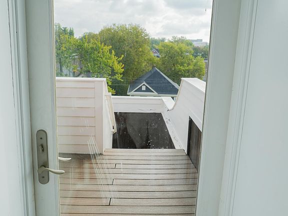 4th image of 1276 N High St APT 405