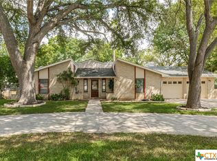 1216 River Acres Dr, New Braunfels, TX 78130