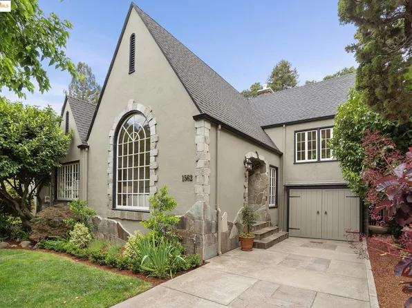 1562 Trestle Glen Rd, Oakland, CA 94610