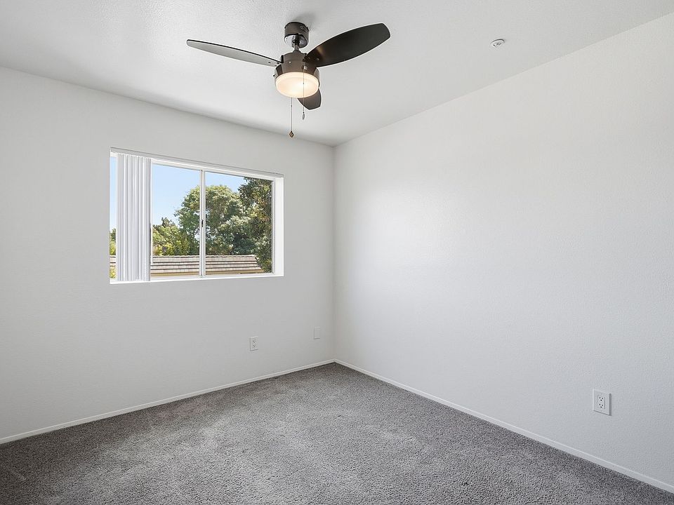 Guest bedroom