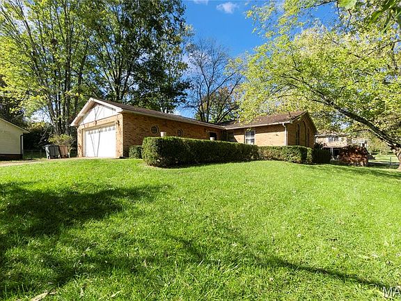 3rd image of 3109 Westfield Dr