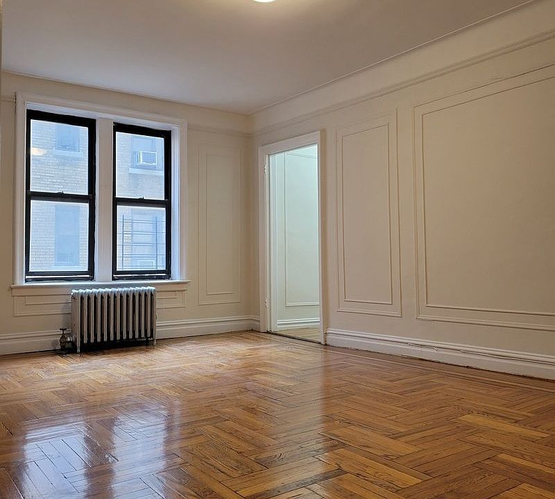 1st image of 110 Seaman Ave APT 7L