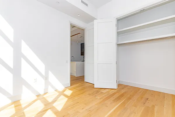 Rented by MySpaceNYC | media 8