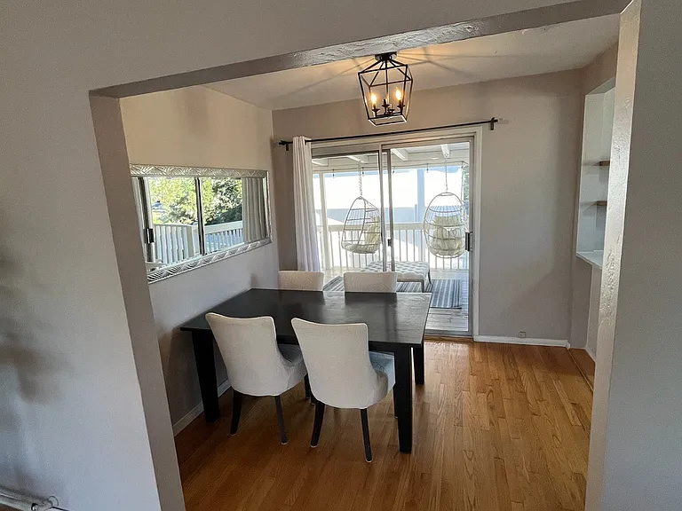 1818 Carmelina Dr — Photo 11