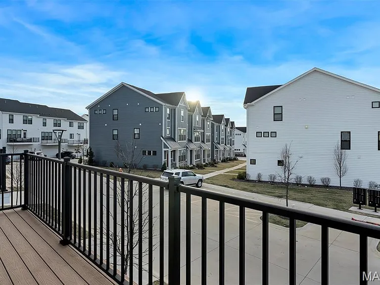 306 Indigo Ct — Photo 21