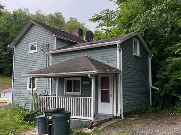 2600 New England Rd, West Mifflin, PA 15122