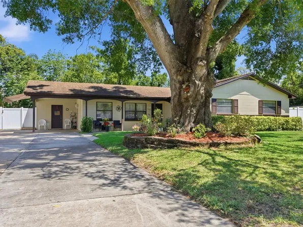 2521 Krueger Ln, Tampa, FL 33618