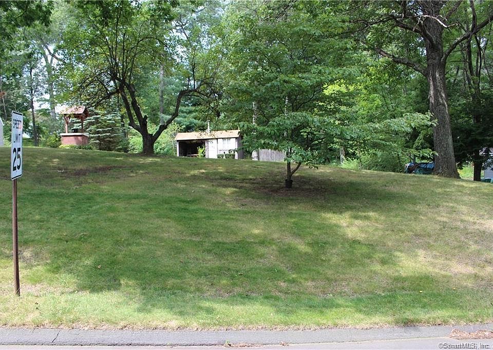 2nd image of 164 Mechanic St