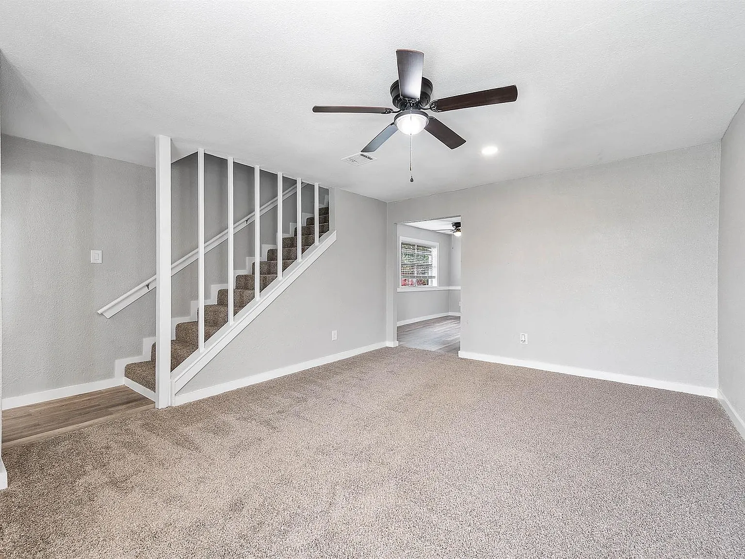 2 bed, 1.5 bath, 1416 sqft, $1,800 — Photo 4