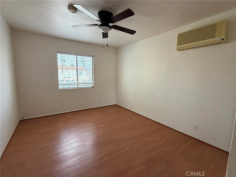 2712 W Hellman Ave — Photo 10