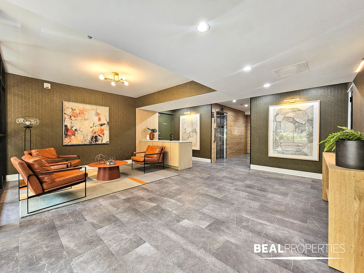 452 W Oakdale — Photo 3
