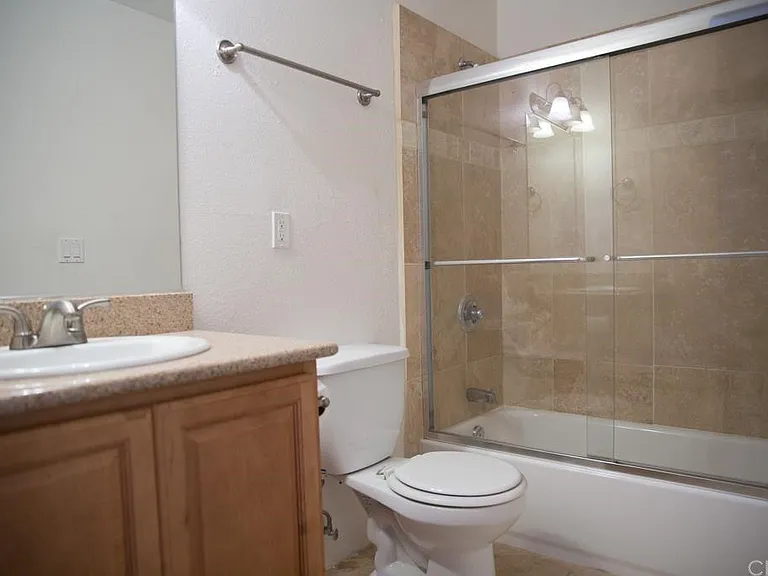 1605 E 2nd St #305 — Photo 12