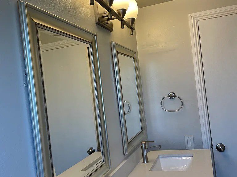 11440 Odessa Ave — Photo 13