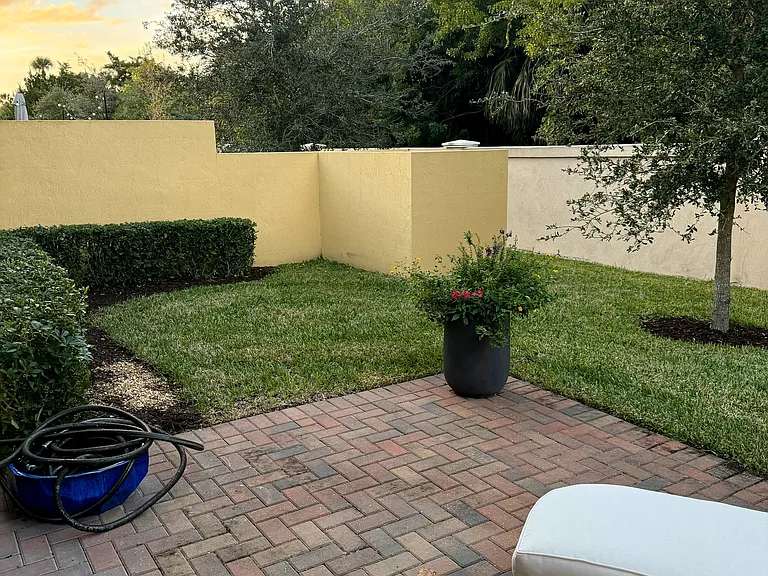 2025 Bridgepointe Cir #118 — Photo 17