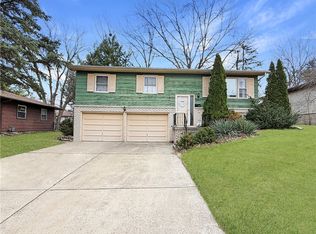 3902 Greenridge Dr, Decatur, IL 62526