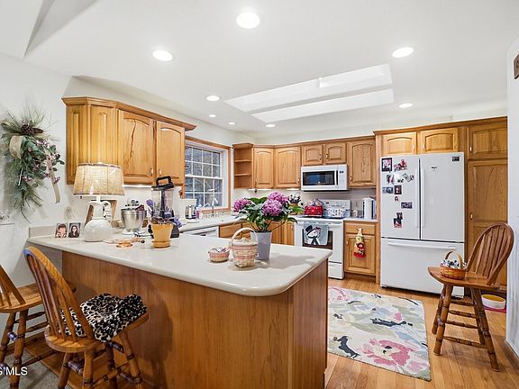 14th image of this home