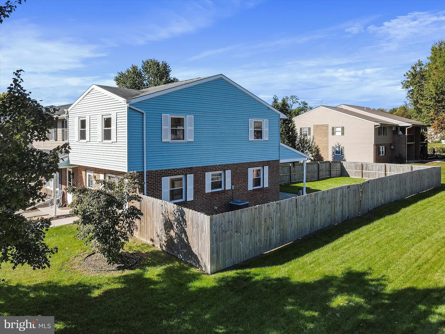 14851 Robinhood Cir photo 1