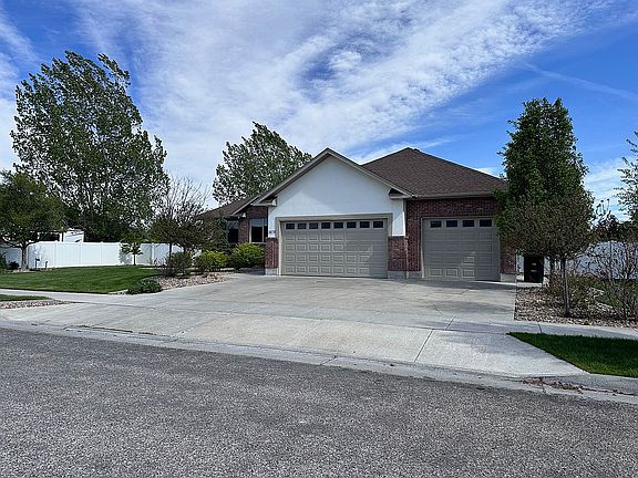 2nd image of 3678 Clearfield Ln