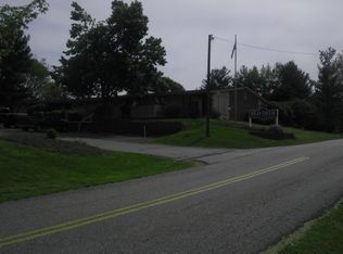 507 Red Deer Dr, Hurricane, WV 25526