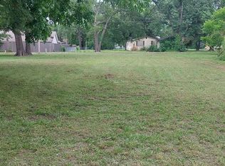 1326 Thornton Ave, Parsons, KS 67357