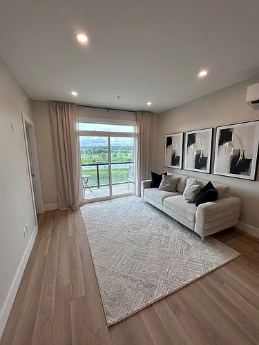 Floor plan Front, Interior 1 Bed 1 Bath 3
