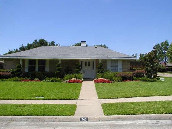 2nd image of 745 Maple Glen Dr