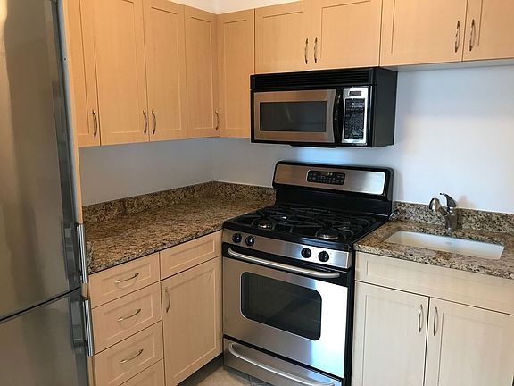 3rd image of 41 Park Ave APT 15C