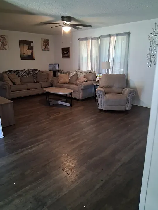 4 bed, 2200 sqft, $2,000 — Photo 4