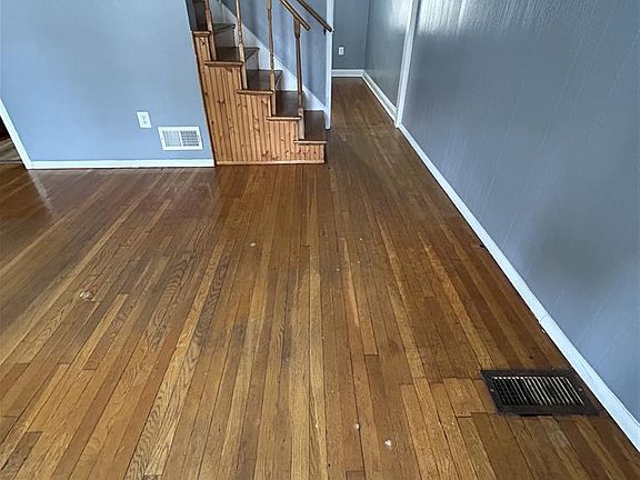 3rd image of 8333 Kavanagh Rd