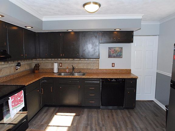 4th image of 4971 Betsy Dr