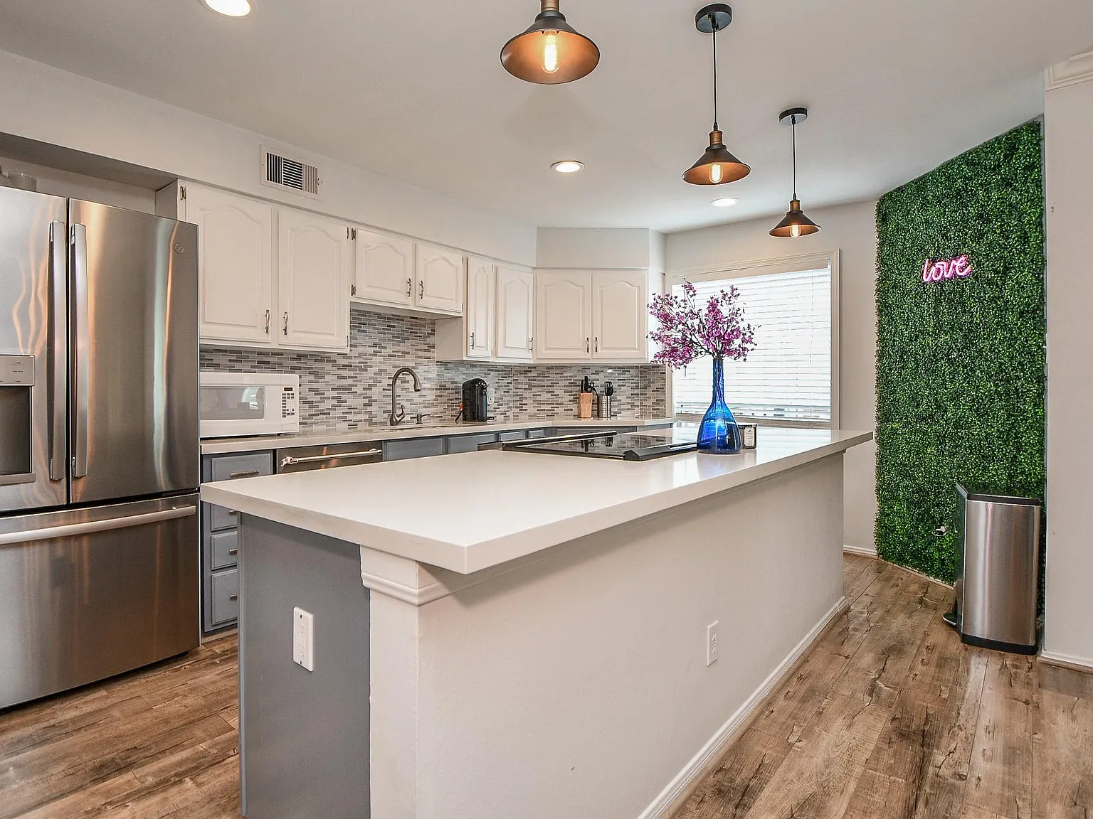 2 bed, 2.5 bath, 1724 sqft, $3,495 — Photo 4