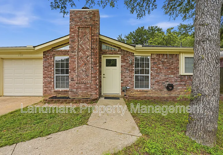 1122 Hidden Creek Dr — Photo 1