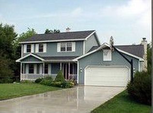 8365 Pleasant Ridge Ct, Jenison, MI 49428
