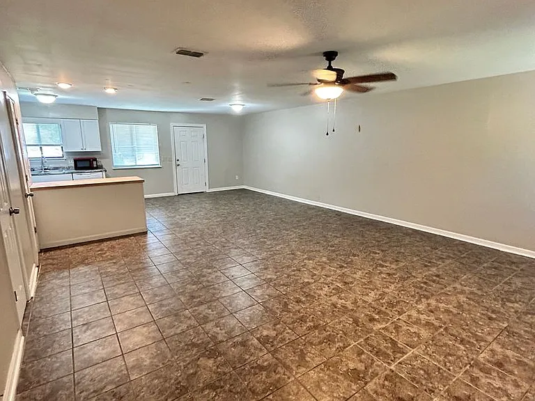 147 Cheri Ln — Photo 3