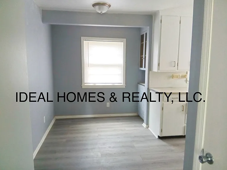 3602 Esther St — Photo 8