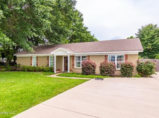 409 Terry Ln, Senatobia, MS 38668