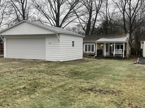 2228 Liberty St, Cuyahoga Falls, OH 44221