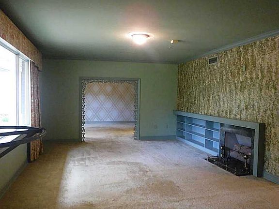 3rd image of 1008 Kirby St