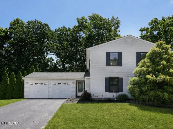 13 Pioneer Drive, Howell, NJ 07731