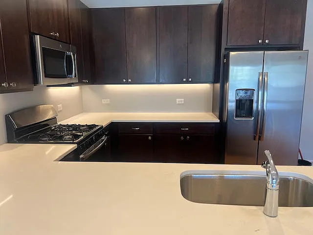 4812 W Montrose Ave #202 — Photo 24