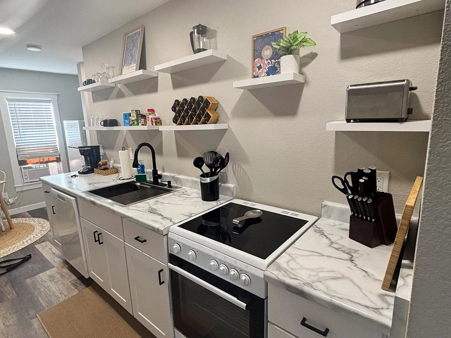 1 bed, 1.0 bath, 1215 sqft, $1,867 — Photo 4
